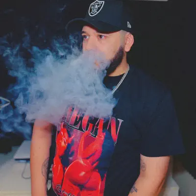 Listen to Yelsisdead, watch music videos, read bio, see tour dates & more!