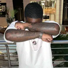 聆聽 Eli Chamberlain、觀看音樂影片、閱讀小傳、查看巡演日期等！