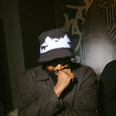 Listen to Akeem Mimiko, watch music videos, read bio, see tour dates & more!