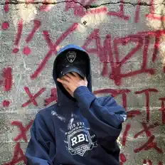 Xanziteを聴いたり、ミュージックビデオを鑑賞したり、経歴やツアー日程などを確認したりしましょう！