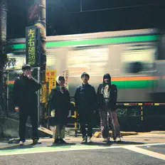 Loulou Parasom: песни, клипы, биография, даты выступлений и многое другое.