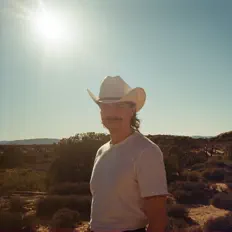 Boy Golden을(를) 듣고, 뮤직 비디오를 보고, 약력을 읽고, 투어 일정 등을 확인하세요!