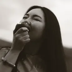 Hör dir Jama an, schau dir Musikvideos an, lies die Biografie, finde Tourdaten und mehr!