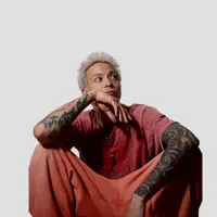 undefined: песни, клипы, биография, даты выступлений и многое другое.