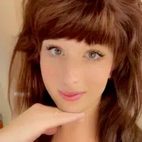 Luister naar undefined, bekijk muziekvideo's, lees de bio, bekijk de tourdata, en meer!