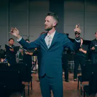 收听 undefined、观看音乐视频、阅读小传、查看巡演日期等 ！