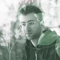 Escucha a undefined, mira videos musicales, lee su biografía, consulta las fechas de las gira y más.
