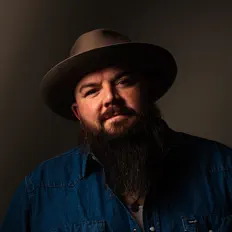 Hör dir Josh Merritt an, schau dir Musikvideos an, lies die Biografie, finde Tourdaten und mehr!