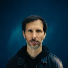 Escucha a Tony Paeleman, mira vídeos musicales, lee la biografía, consulta fechas de giras y mucho más.