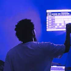 收听 Mr Freez、观看音乐视频、阅读小传、查看巡演日期等 ！