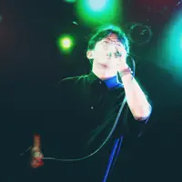 undefined सुनें, म्यूज़िक वीडियो देखें, बायो पढ़ें, दौरे की तारीखें और बहुत कुछ देखें!