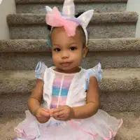 undefined을(를) 듣고, 뮤직 비디오를 보고, 약력을 읽고, 투어 일정 등을 확인하세요!