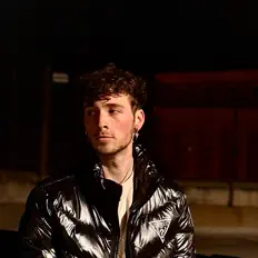 Lil Ring: песни, клипы, биография, даты выступлений и многое другое.