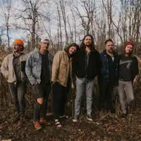 聆聽 undefined、觀看音樂影片、閱讀小傳、查看巡演日期等！