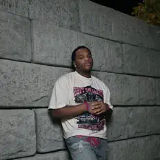 Escucha a MattBinFly, mira videos musicales, lee su biografía, consulta las fechas de las gira y más.