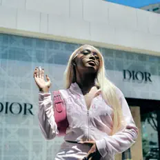 Luister naar AMARIS, bekijk muziekvideo's, lees de bio, bekijk de tourdata, en meer!