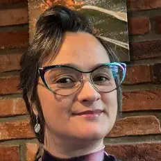 Écoutez Kirine, regardez des vidéoclips, lisez la biographie, consultez les dates de tournée et plus encore !