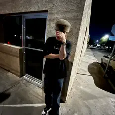 Herii सुनें, म्यूज़िक वीडियो देखें, बायो पढ़ें, दौरे की तारीखें और बहुत कुछ देखें!