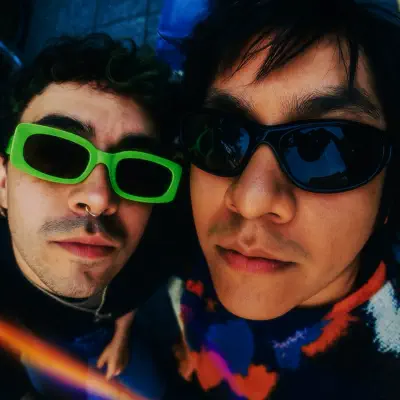 Listen to Quemarlo Todo Por Error, watch music videos, read bio, see tour dates & more!