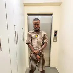 Poslechněte si interpreta 1 Don Shane Storm, sledujte hudební videa, přečtěte si životopis, podívejte se na data turné a další informace.