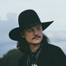 Escucha a Reagan Woodside, mira videos musicales, lee su biografía, consulta las fechas de las gira y más.