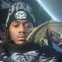 undefinedを聴いたり、ミュージックビデオを鑑賞したり、経歴やツアー日程などを確認したりしましょう！