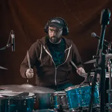 Dengarkan Matt Glass, tonton video musik, baca bio, lihat tanggal tur & lainnya!