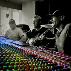 Luister naar Back 45, bekijk muziekvideo's, lees de bio, bekijk de tourdata, en meer!