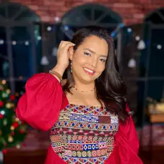 Lueny Moura सुनें, म्यूज़िक वीडियो देखें, बायो पढ़ें, दौरे की तारीखें और बहुत कुछ देखें!