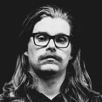 Poslechněte si interpreta undefined, sledujte hudební videa, přečtěte si životopis, podívejte se na data turné a další informace.