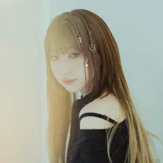 Dengarkan yr, tonton video musik, baca bio, lihat tanggal tur & lainnya!