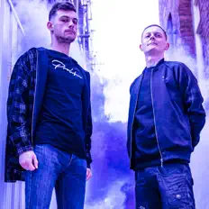 Poslechněte si interpreta Shadre, sledujte hudební videa, přečtěte si životopis, podívejte se na data turné a další informace.