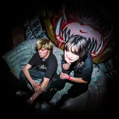 收听 Raue、观看音乐视频、阅读小传、查看巡演日期等 ！