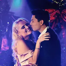 Ascolta Laura & Mark, guarda video musicali, leggi la biografia, vedi le date del tour & altro!