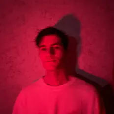 Luister naar O.Z.Y, bekijk muziekvideo's, lees de bio, bekijk de tourdata, en meer!