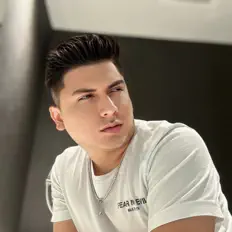 Posłuchaj wykonawcy Jowynalex, obejrzyj teledyski, przeczytaj biografię, zobacz daty tras koncertowych i nie tylko!