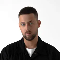 聆聽 Бабл、觀看音樂影片、閱讀小傳、查看巡演日期等！