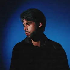 Hör dir Rómchie an, schau dir Musikvideos an, lies die Biografie, finde Tourdaten und mehr!