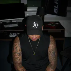 KAMUAを聴いたり、ミュージックビデオを鑑賞したり、経歴やツアー日程などを確認したりしましょう！