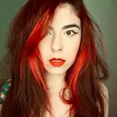 Dengarkan liia, tonton video musik, baca bio, lihat tanggal tur & lainnya!