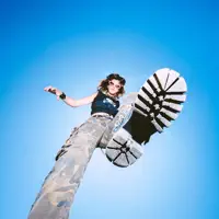 Ακούστε περιεχόμενο από undefined, παρακολουθήστε μουσικά βίντεο, διαβάστε το βιογραφικό, δείτε ημερομηνίες περιοδείας, και πολλά ακόμη!