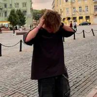 Ouça undefined, assista a videoclipes, leia a biografia, veja as datas das turnês e mais!