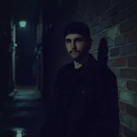 Ouve undefined, vê vídeos de música, lê a biografia, vê as datas da digressão e muito mais!