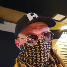 聆聽 AB BIGGI 61、觀看音樂影片、閱讀小傳、查看巡演日期等！