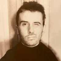 Ouve undefined, vê vídeos de música, lê a biografia, vê as datas da digressão e muito mais!