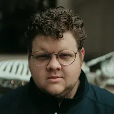 Hör dir Dan Spencer an, schau dir Musikvideos an, lies die Biografie, finde Tourdaten und mehr!