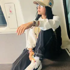 Poslechněte si interpreta Vionex, sledujte hudební videa, přečtěte si životopis, podívejte se na data turné a další informace.