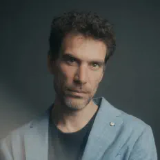 Dengarkan Robert Gromotka, tonton video musik, baca bio, lihat tanggal tur & lainnya!