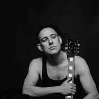 Ouça undefined, assista a videoclipes, leia a biografia, veja as datas das turnês e mais!