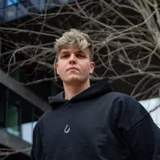 Escucha a LVCAS WATTER, mira videos musicales, lee su biografía, consulta las fechas de las gira y más.